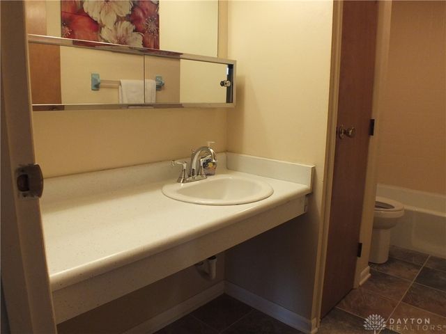 5582 Camerford Drive, Dayton, OH 45424