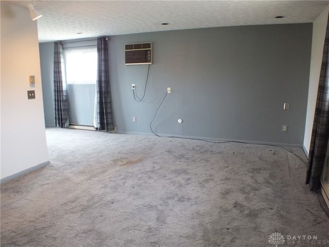 5582 Camerford Drive, Dayton, OH 45424