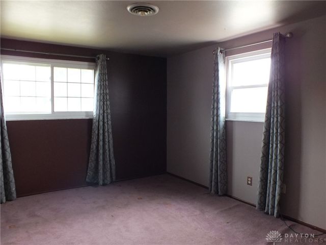 5582 Camerford Drive, Dayton, OH 45424