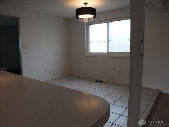 5582 Camerford Drive, Dayton, OH 45424