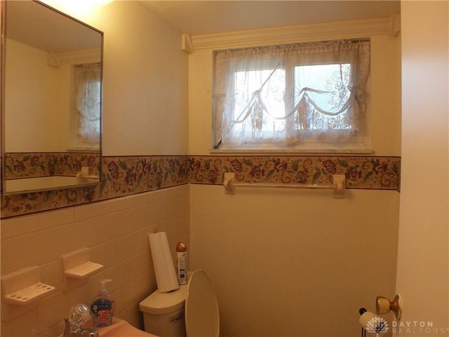 5582 Camerford Drive, Dayton, OH 45424
