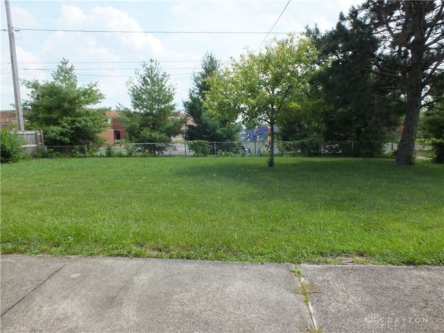 5582 Camerford Drive, Dayton, OH 45424