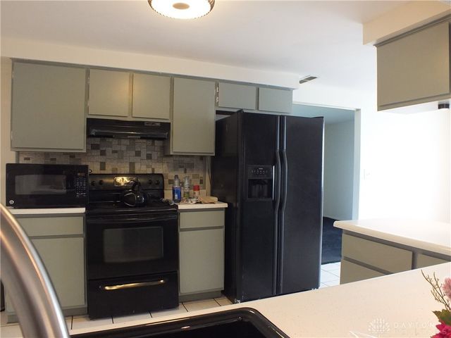 5582 Camerford Drive, Dayton, OH 45424