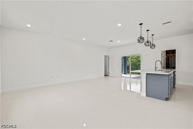 1004 E 10th ST, Lehigh Acres, FL 33972