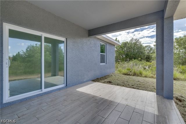 1004 E 10th ST, Lehigh Acres, FL 33972