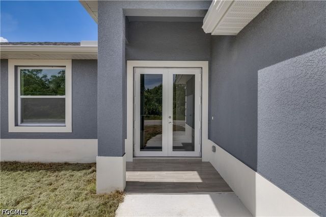 1004 E 10th ST, Lehigh Acres, FL 33972