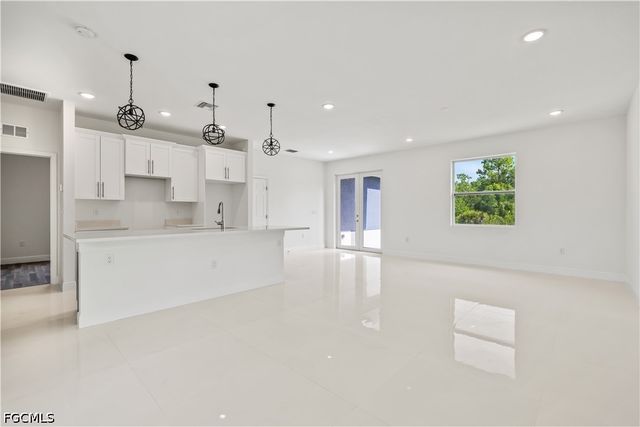 1004 E 10th ST, Lehigh Acres, FL 33972