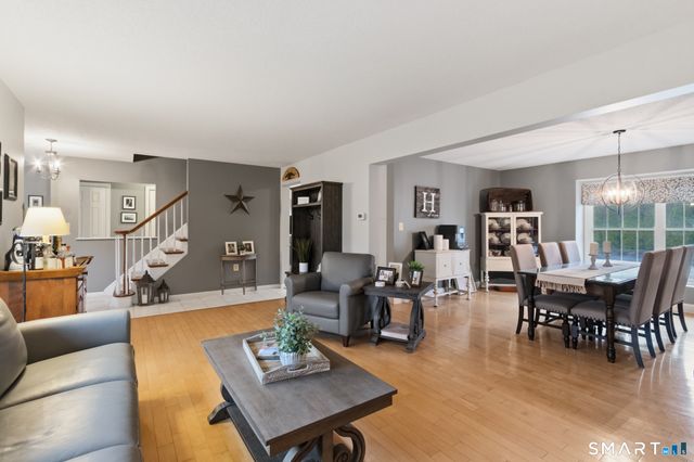 18 Partridgetown Road, Naugatuck, CT 06770