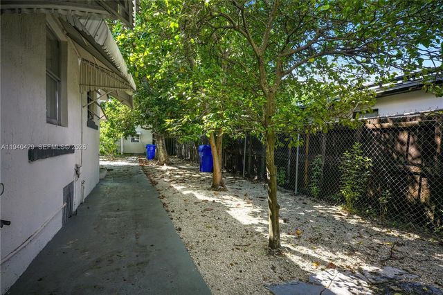 128 NW 53rd St, Miami, FL 33127