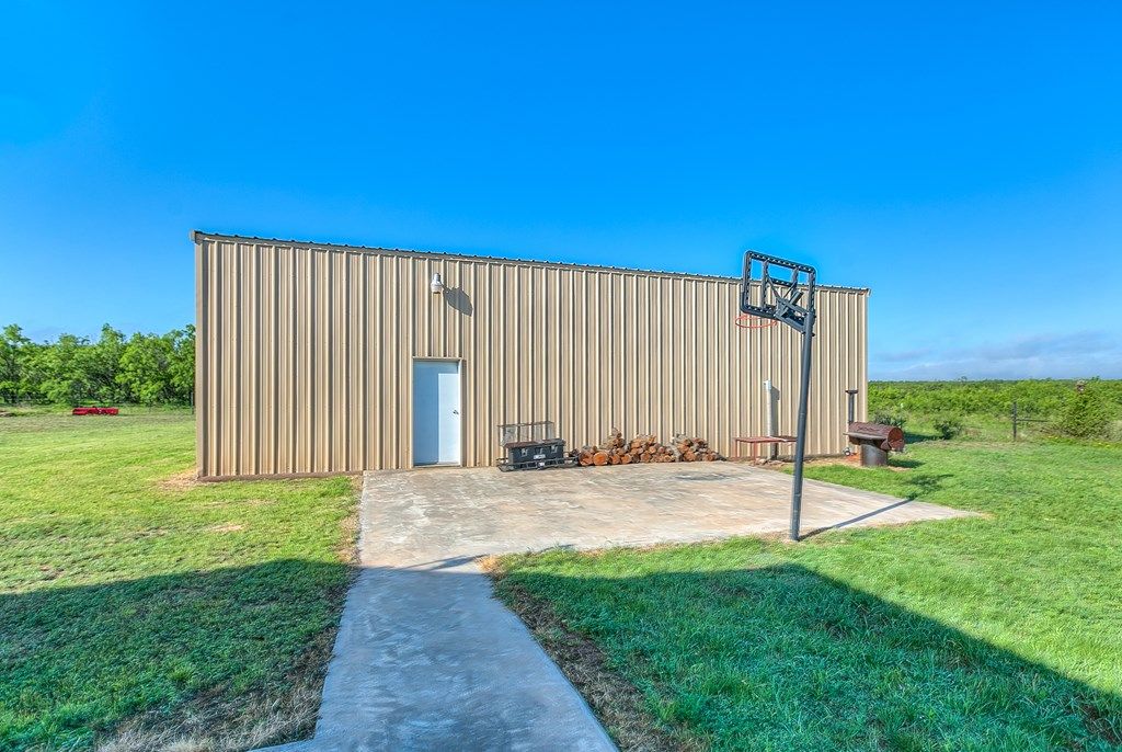 Image 9 of property listing at 00 Other, Robert Lee, TX 76945