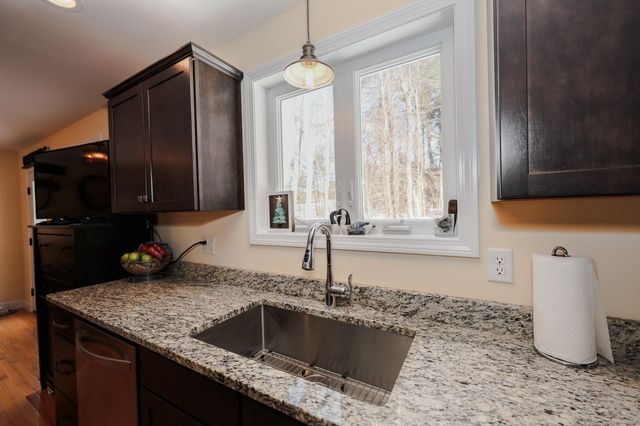 11 Rockingham Rd Apt H, Auburn, NH 03032