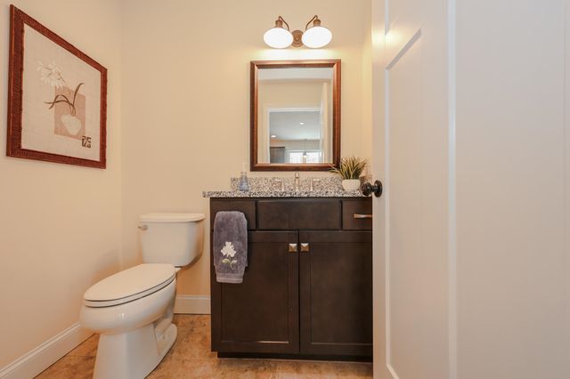 11 Rockingham Rd Apt H, Auburn, NH 03032