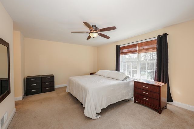 11 Rockingham Rd Apt H, Auburn, NH 03032