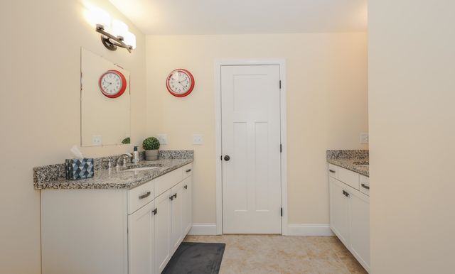 11 Rockingham Rd Apt H, Auburn, NH 03032