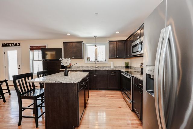 11 Rockingham Rd Apt H, Auburn, NH 03032