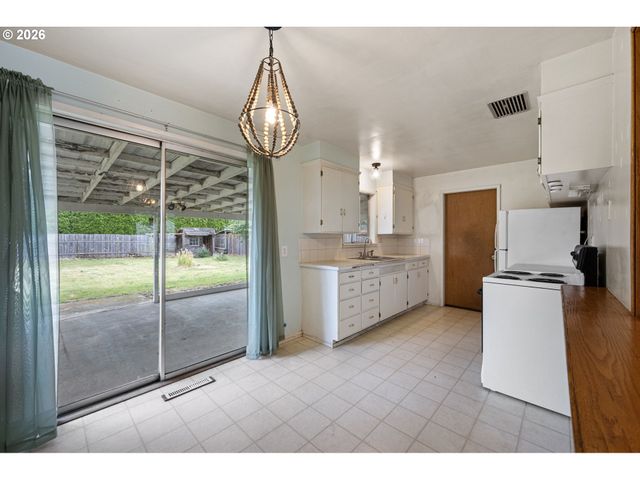 3375 ELMIRA Rd, Eugene, OR 97402