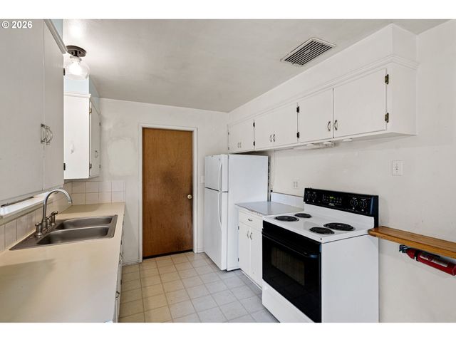 3375 ELMIRA Rd, Eugene, OR 97402