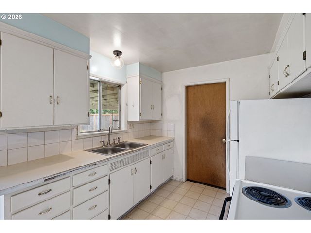 3375 ELMIRA Rd, Eugene, OR 97402