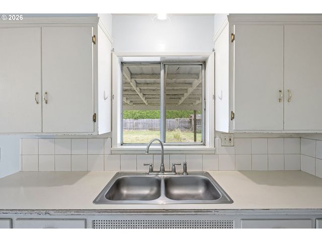 3375 ELMIRA Rd, Eugene, OR 97402
