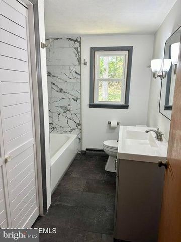 135 S MAIN ST, Barnegat, NJ 08005