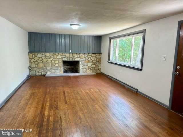 135 S MAIN ST, Barnegat, NJ 08005