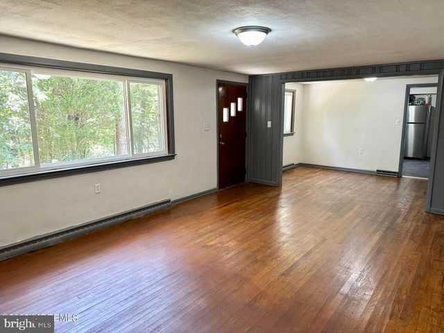 135 S MAIN ST, Barnegat, NJ 08005