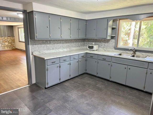 135 S MAIN ST, Barnegat, NJ 08005