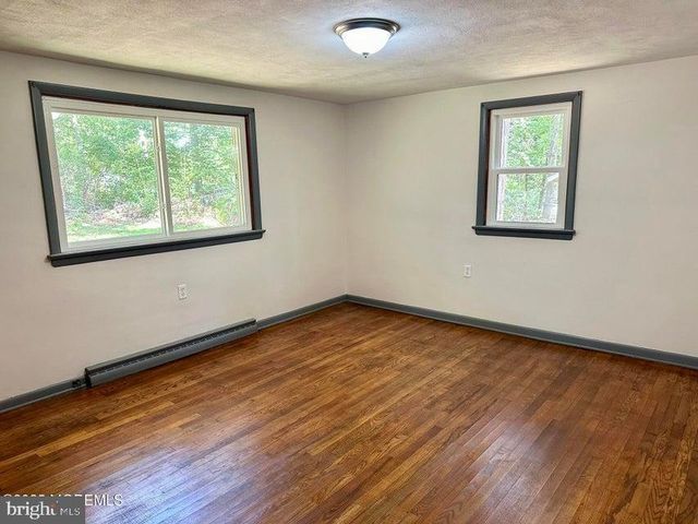 135 S MAIN ST, Barnegat, NJ 08005