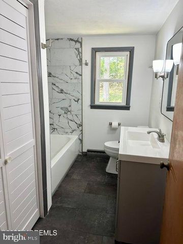 135 S MAIN ST, Barnegat, NJ 08005