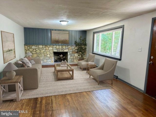 135 S MAIN ST, Barnegat, NJ 08005