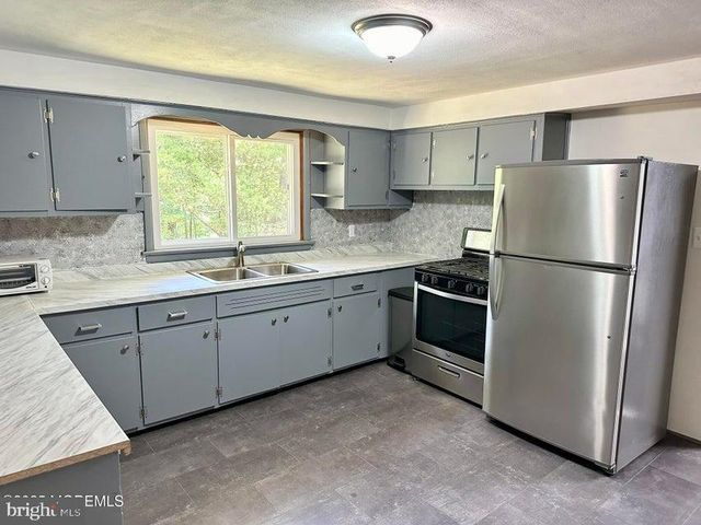 135 S MAIN ST, Barnegat, NJ 08005