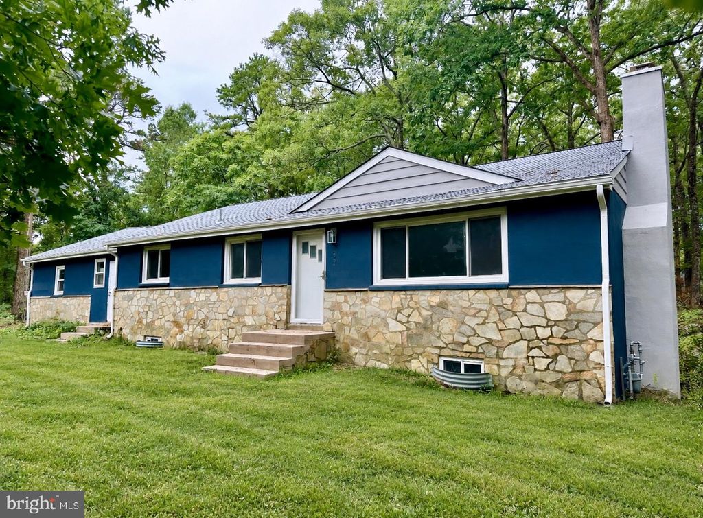 135 S MAIN ST, Barnegat, NJ 08005