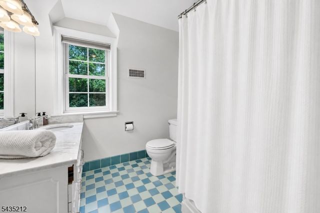 15 Afterglow Ave, Verona Twp., NJ 07044
