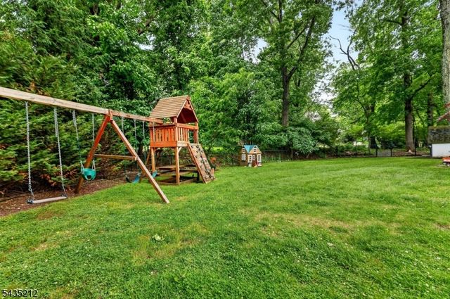 15 Afterglow Ave, Verona Twp., NJ 07044