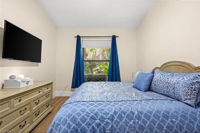 7595 Meadow Lakes DR 502, Naples, FL 34104