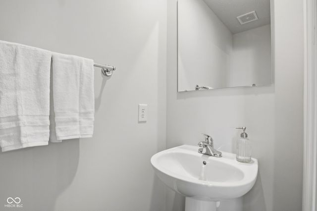 9760 Oakgrove Drive, Pendleton, IN 46064