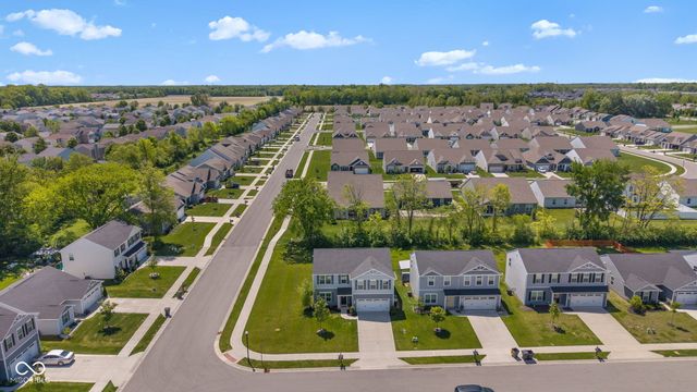 9760 Oakgrove Drive, Pendleton, IN 46064