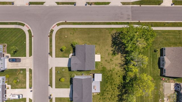 9760 Oakgrove Drive, Pendleton, IN 46064
