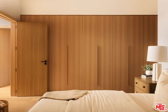 2919 Waverly Drive, Los Angeles, CA 90039