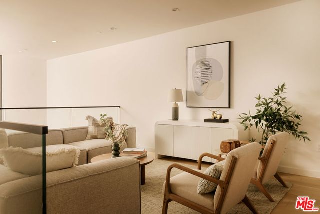 2919 Waverly Drive, Los Angeles, CA 90039