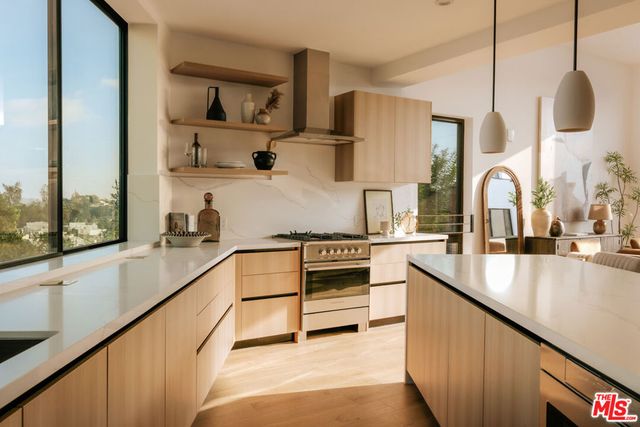 2919 Waverly Drive, Los Angeles, CA 90039