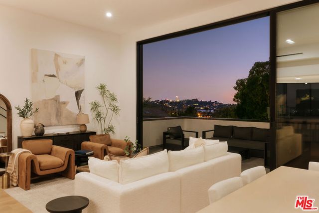 2919 Waverly Drive, Los Angeles, CA 90039