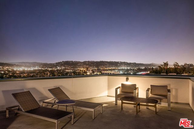 2919 Waverly Drive, Los Angeles, CA 90039