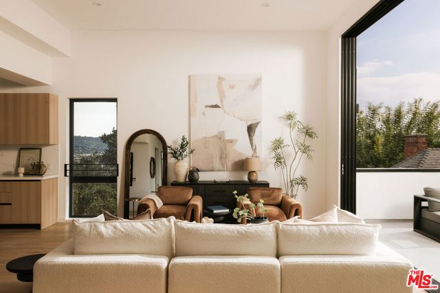 2919 Waverly Drive, Los Angeles, CA 90039