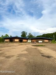 1088 N Clark Avenue, Mccomb, MS 39648