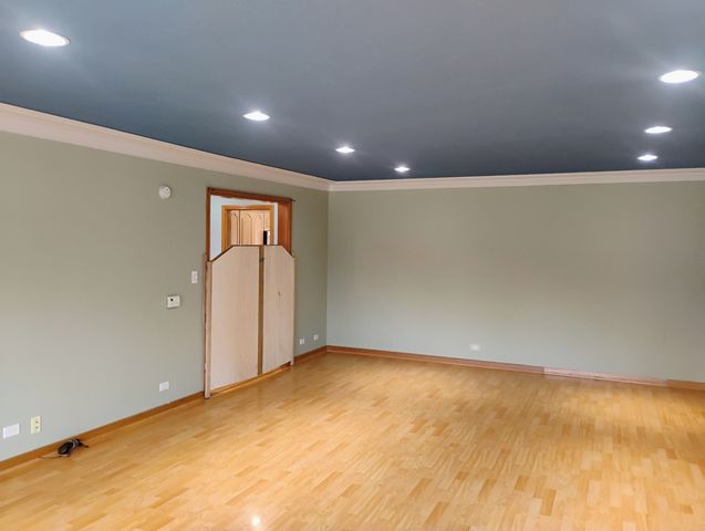 17w120 Woodland Avenue, Bensenville, IL 60106