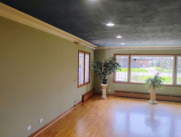 17w120 Woodland Avenue, Bensenville, IL 60106