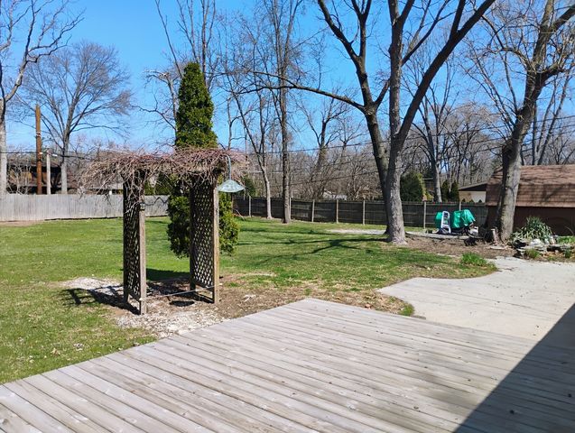 17w120 Woodland Avenue, Bensenville, IL 60106