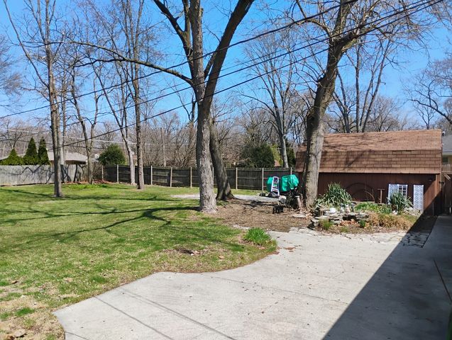 17w120 Woodland Avenue, Bensenville, IL 60106