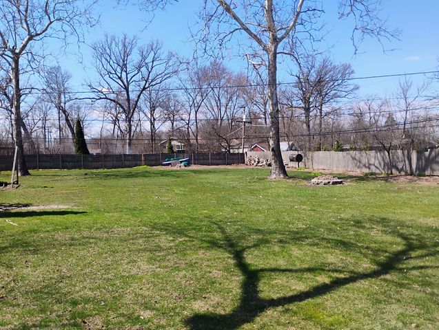 17w120 Woodland Avenue, Bensenville, IL 60106